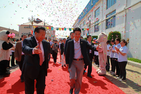 同發(fā)展，共超越，向更具成長力與戰(zhàn)斗力的行業(yè)領(lǐng)軍企業(yè)邁進