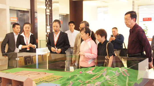 第七屆泛珠會桂林市經(jīng)貿(mào)代表分團蒞臨公司參觀交流