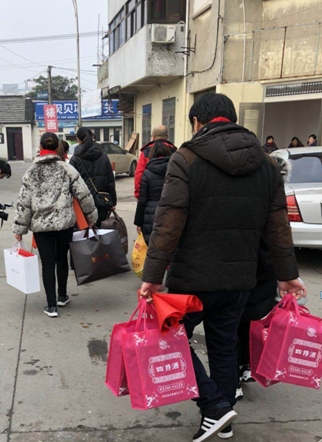 寒風凜冽，四特愛心聯(lián)盟暖人心